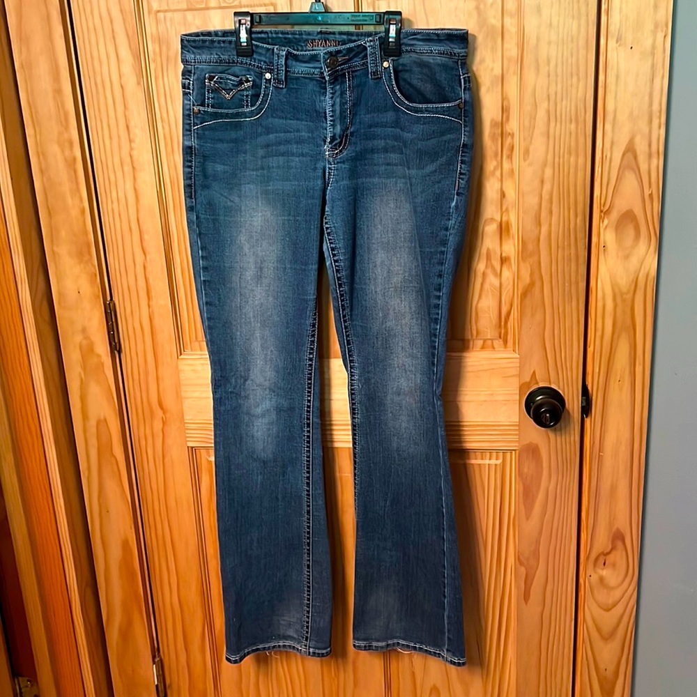 Size 32R Shyanne jeans.